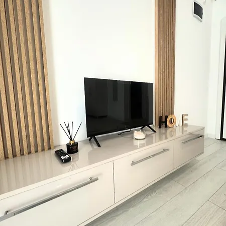 Estrella Studio- Mihai Bravu Apartment