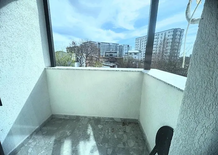 Estrella Studio- Mihai Bravu