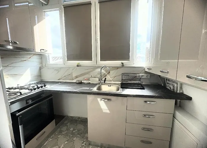 Estrella Studio- Mihai Bravu * ブカレスト